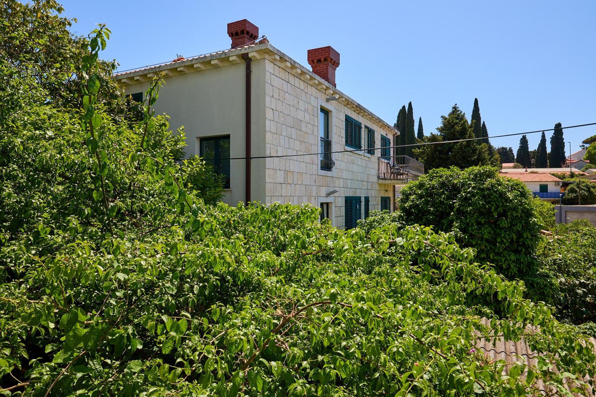 Appartement Golden Rose - Walking Distance 1 Km From Old Town