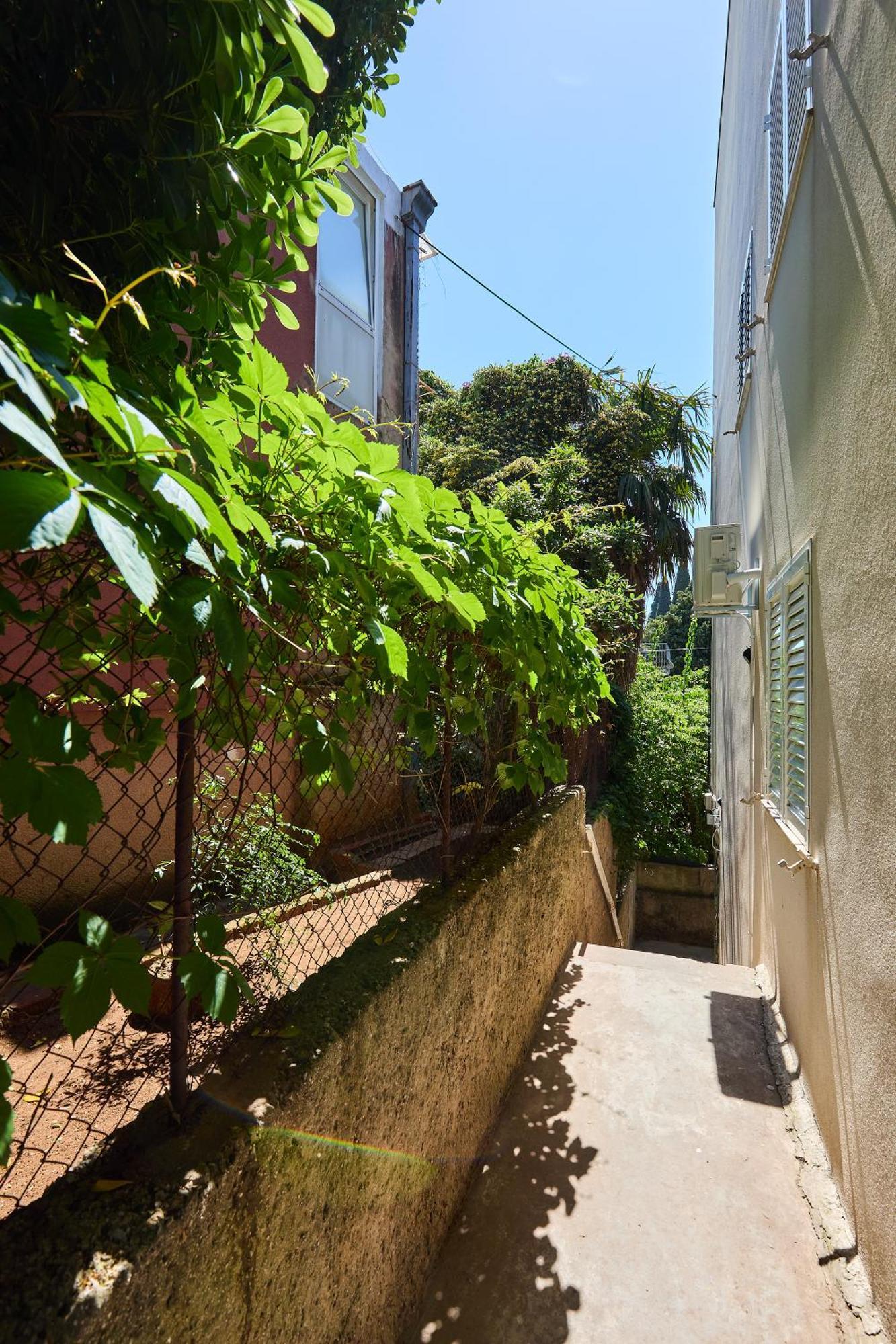 Golden Rose - Walking Distance 1 Km From Old Town Appartement